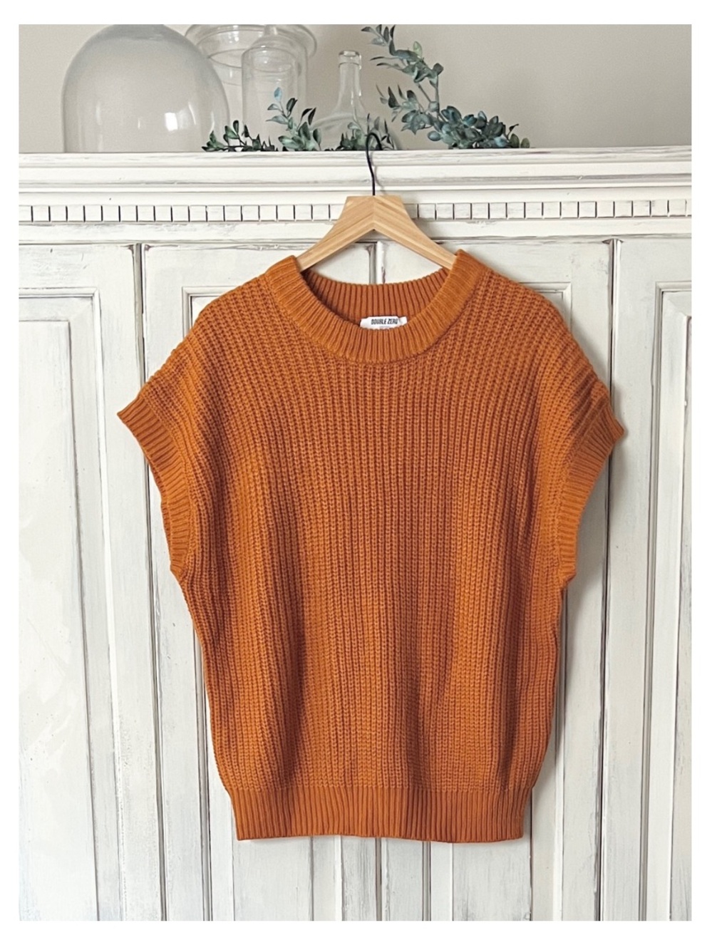 🟠NWT DOUBLE ZERO Crew Neck Ribbed Knit Sweater Vest in Pumpkin